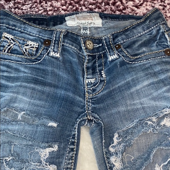 True Religion Ripped Jeans - Picture 2 of 4